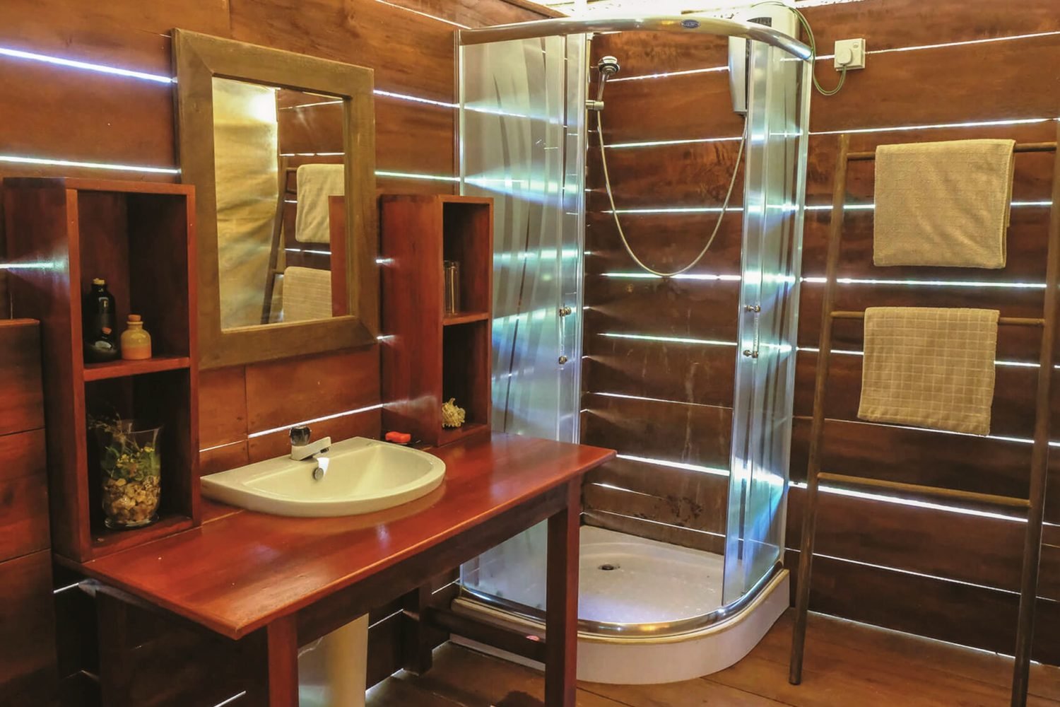 Luxury bath at Yala Camp