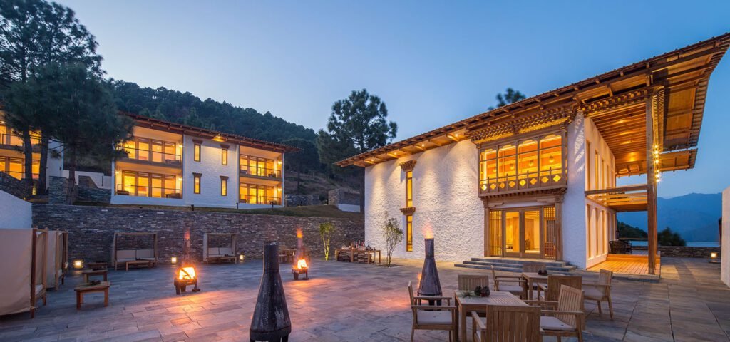 luxury-hotels-in-punakha